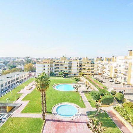 Amazing Private Room In Apartment With Sea Beach View - Pool - Park - Private Condominium - Access To The Beach Oeiras Eksteriør billede