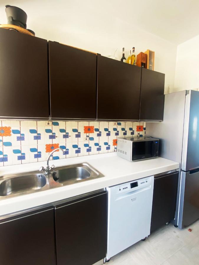 Amazing Private Room In Apartment With Sea Beach View - Pool - Park - Private Condominium - Access To The Beach Oeiras Eksteriør billede