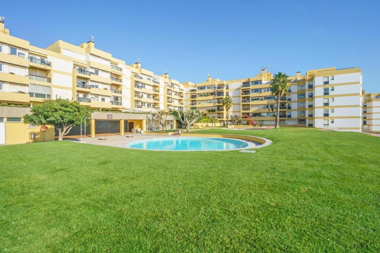 Amazing Private Room In Apartment With Sea Beach View - Pool - Park - Private Condominium - Access To The Beach Oeiras Eksteriør billede
